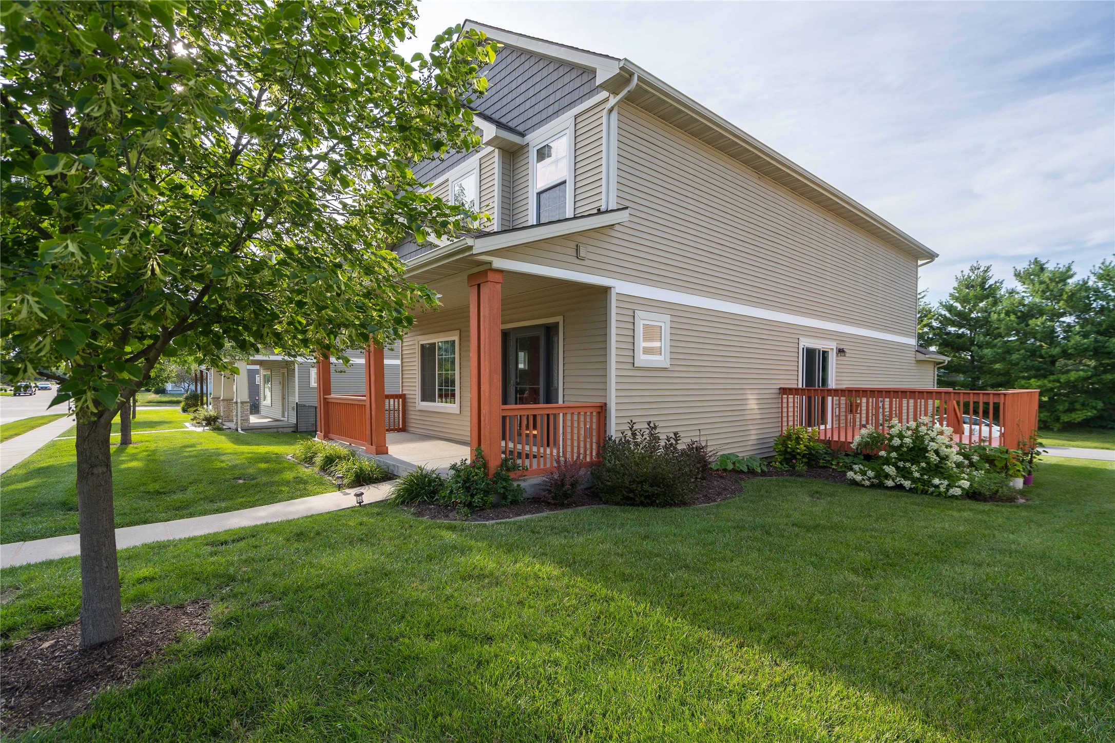 45 SE Booth Avenue