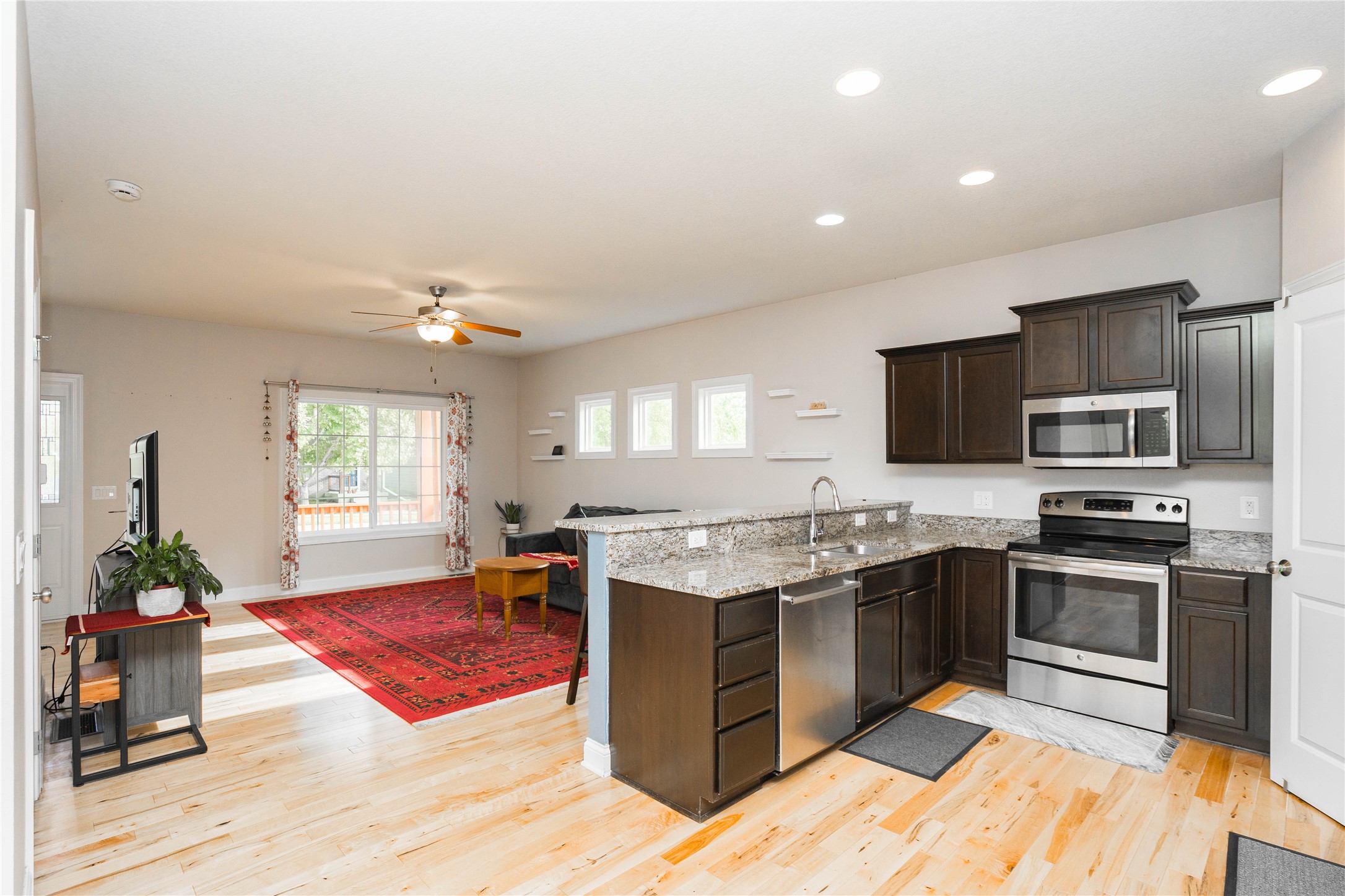 45 SE Booth Avenue