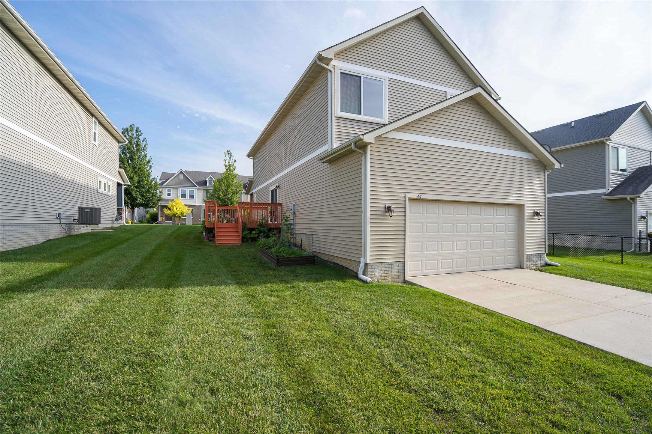 45 SE Booth Avenue
