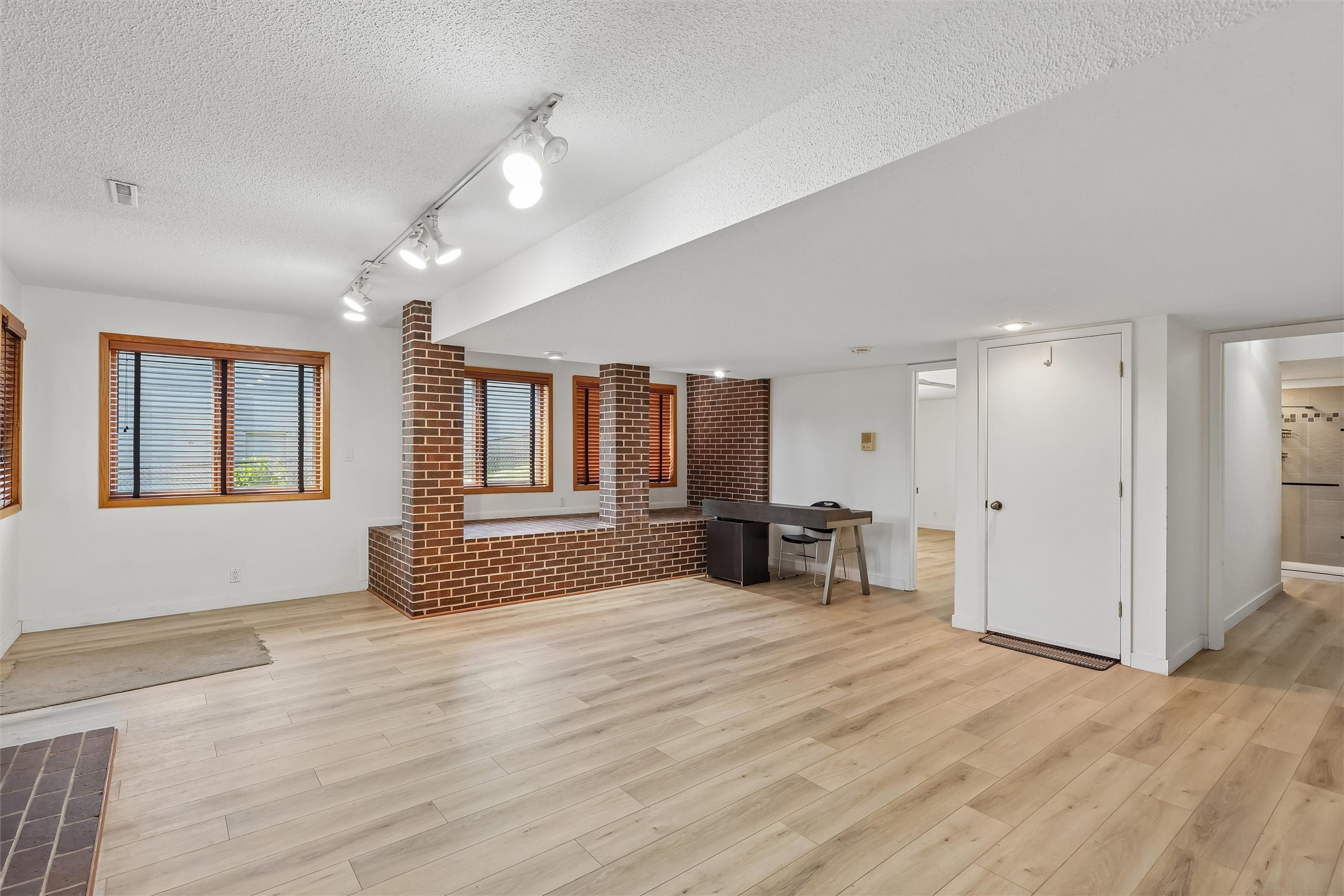 609 Valley West Drive