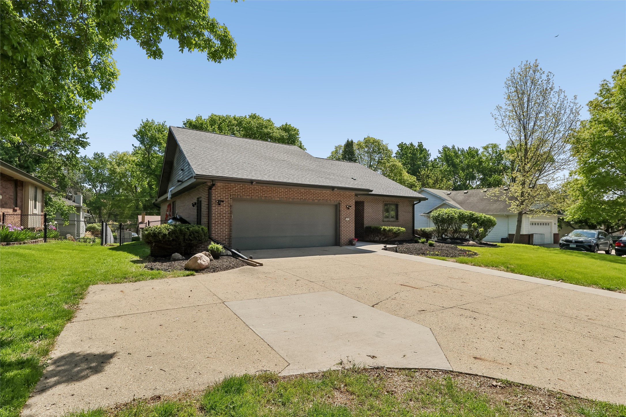 609 Valley West Drive