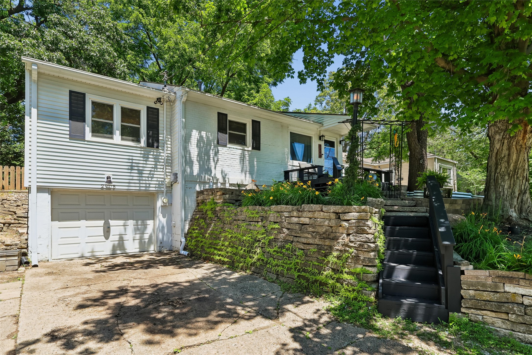 2905 Holcomb Avenue