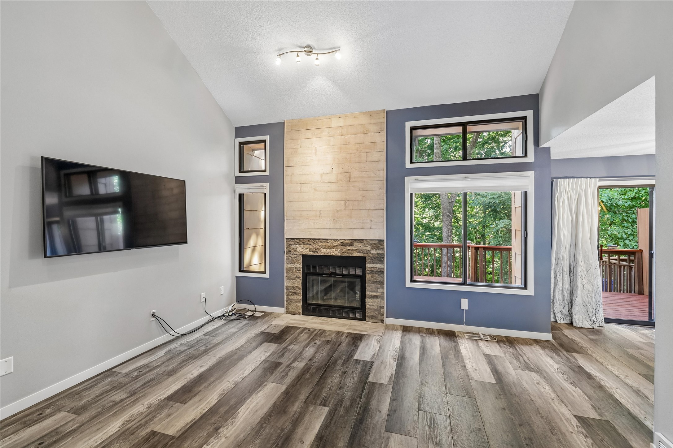 7020 Oak Brook Drive