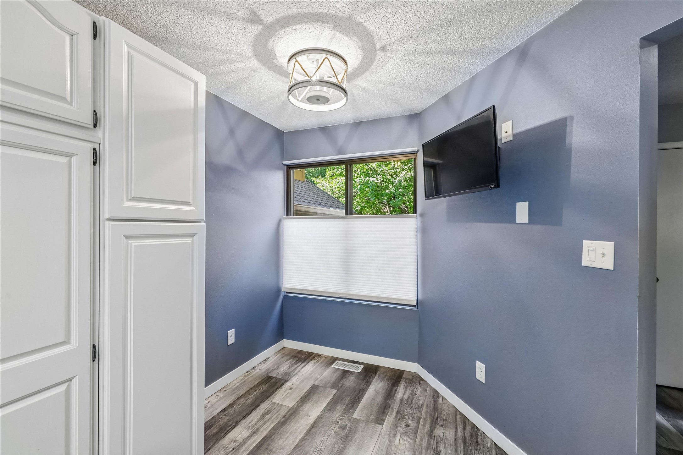 7020 Oak Brook Drive