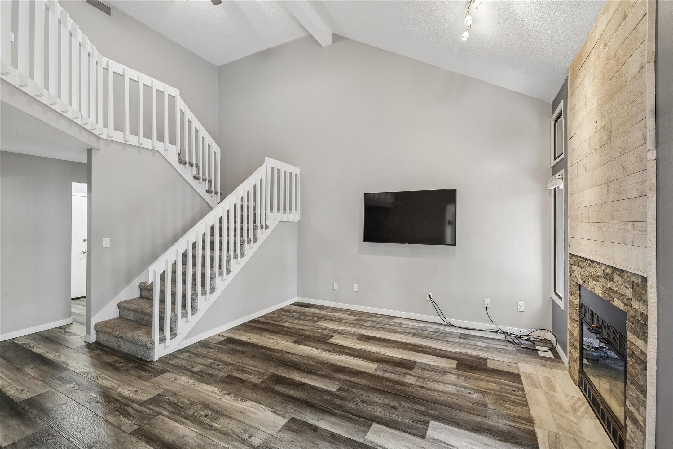 7020 Oak Brook Drive