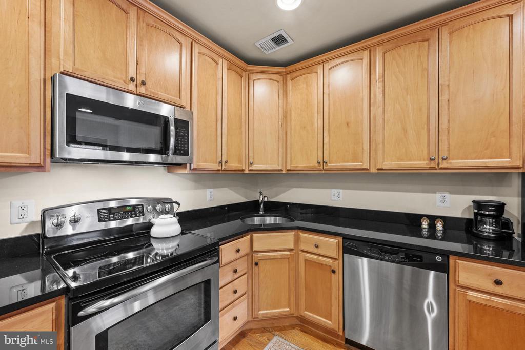 1322 W STREET NW 301