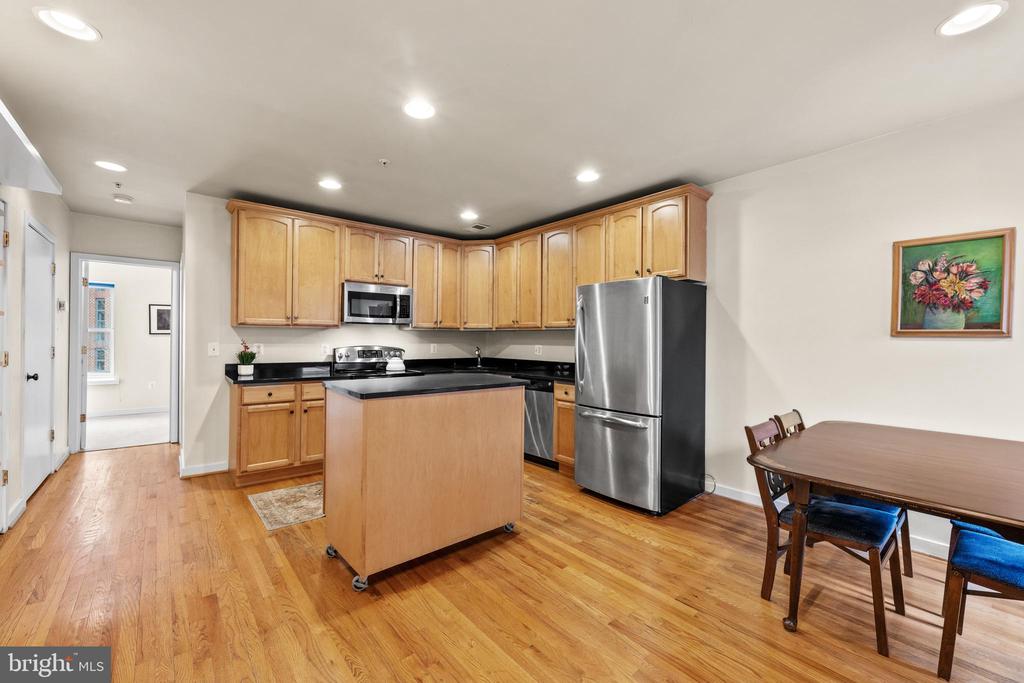 1322 W STREET NW 301