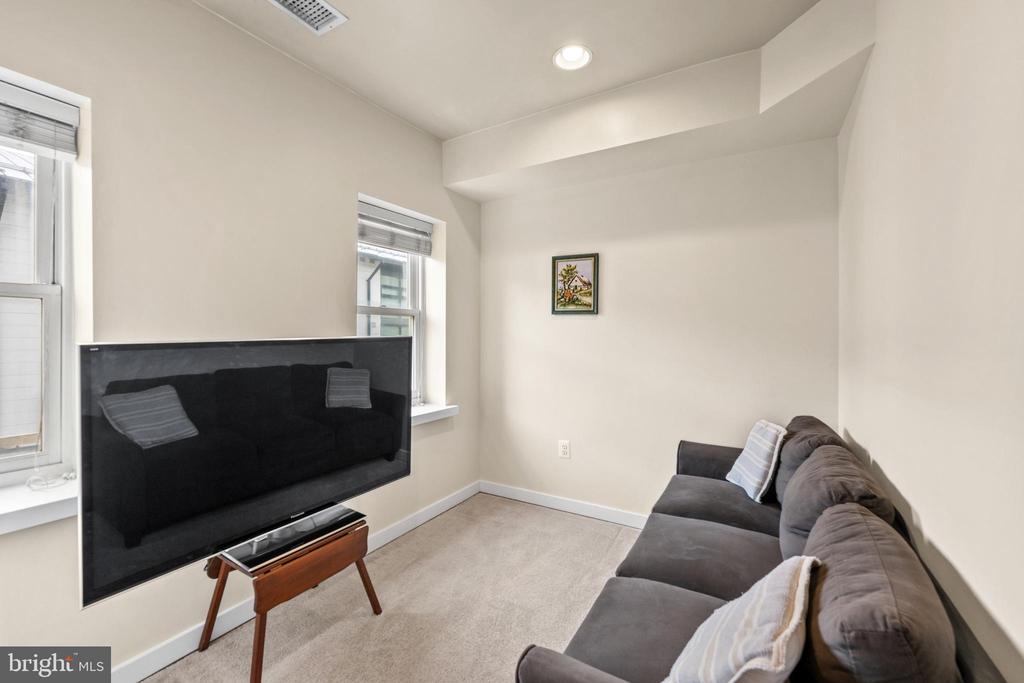 1322 W STREET NW 301