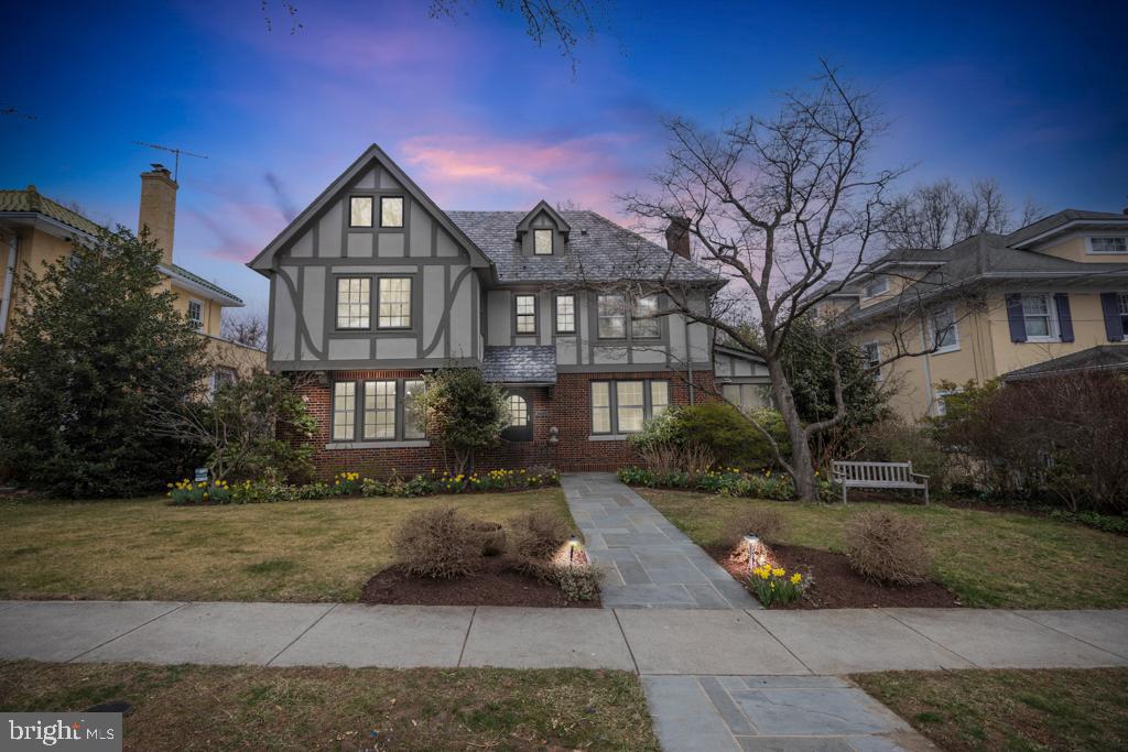 3825 GARRISON STREET NW