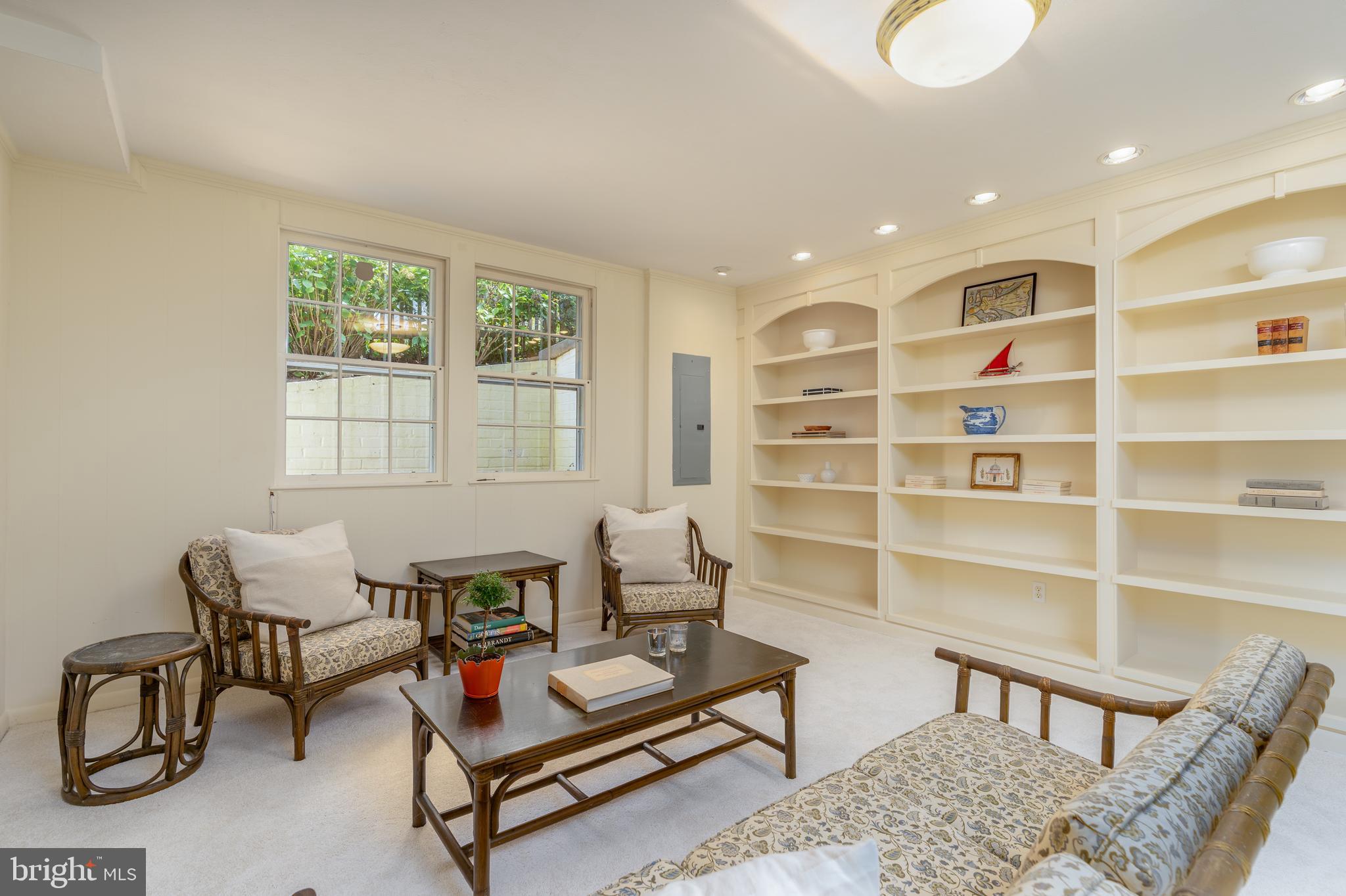 4205 WARREN STREET NW