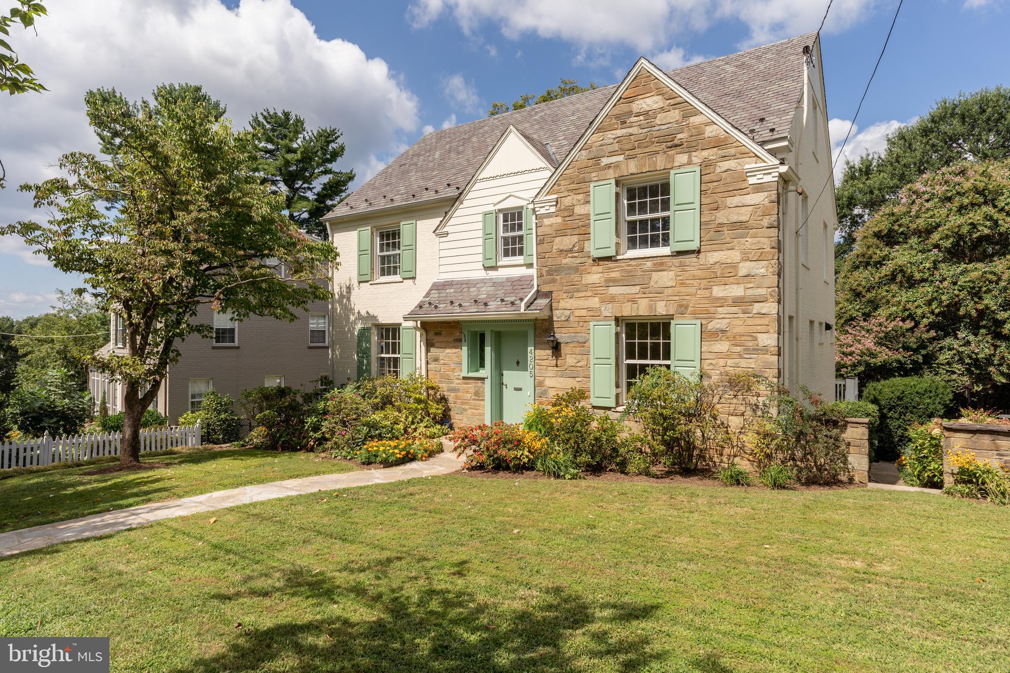 4205 WARREN STREET NW