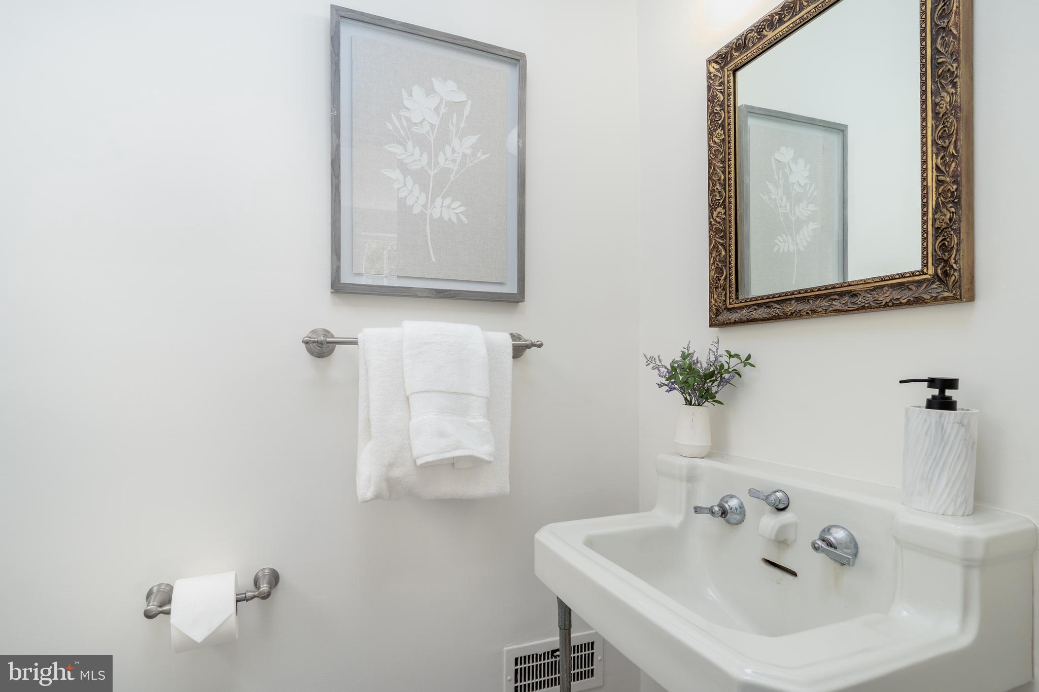 4205 WARREN STREET NW