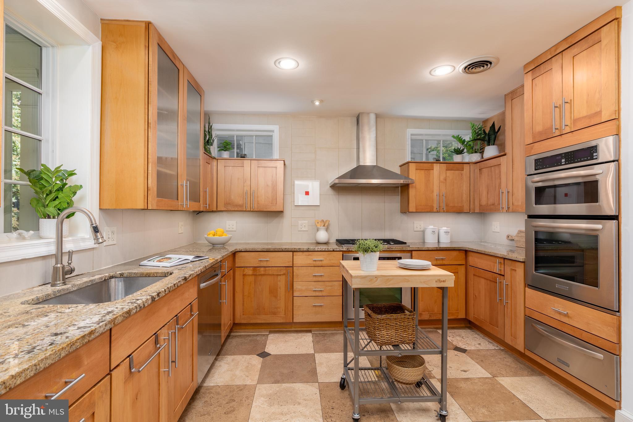 4205 WARREN STREET NW