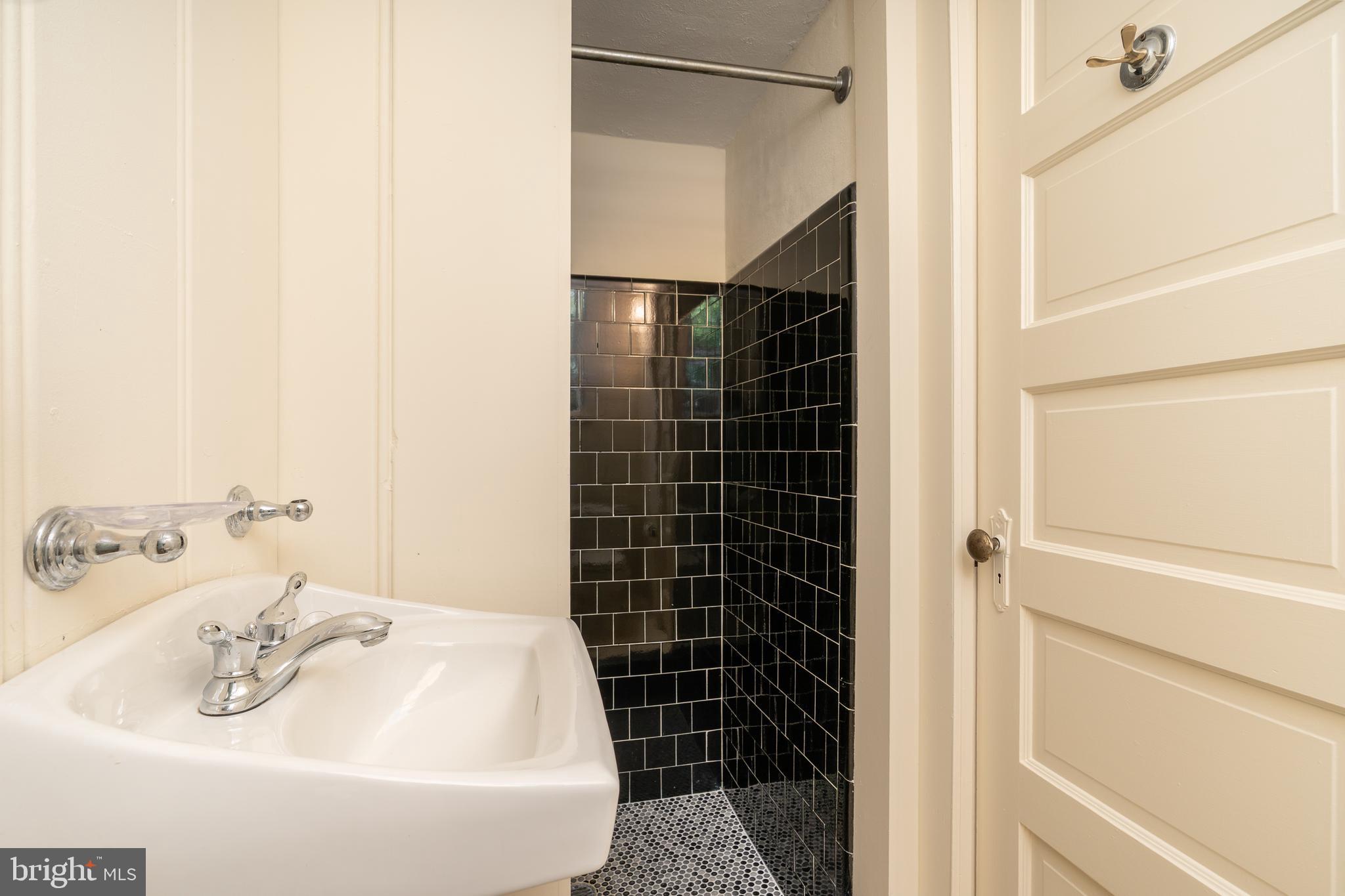 4205 WARREN STREET NW