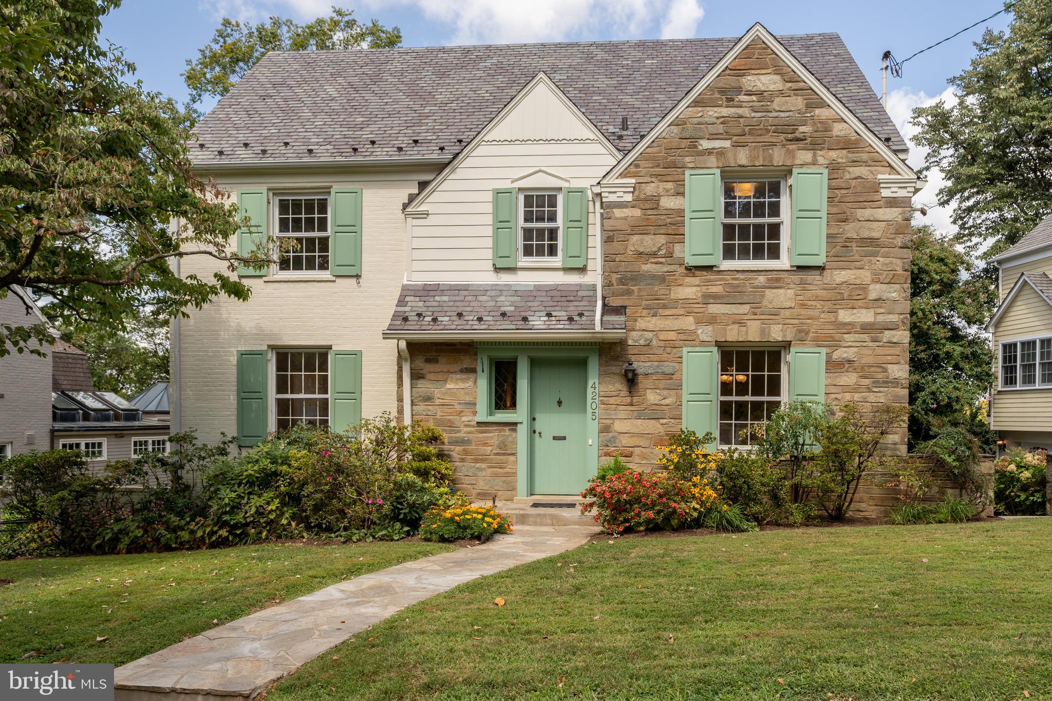 4205 WARREN STREET NW