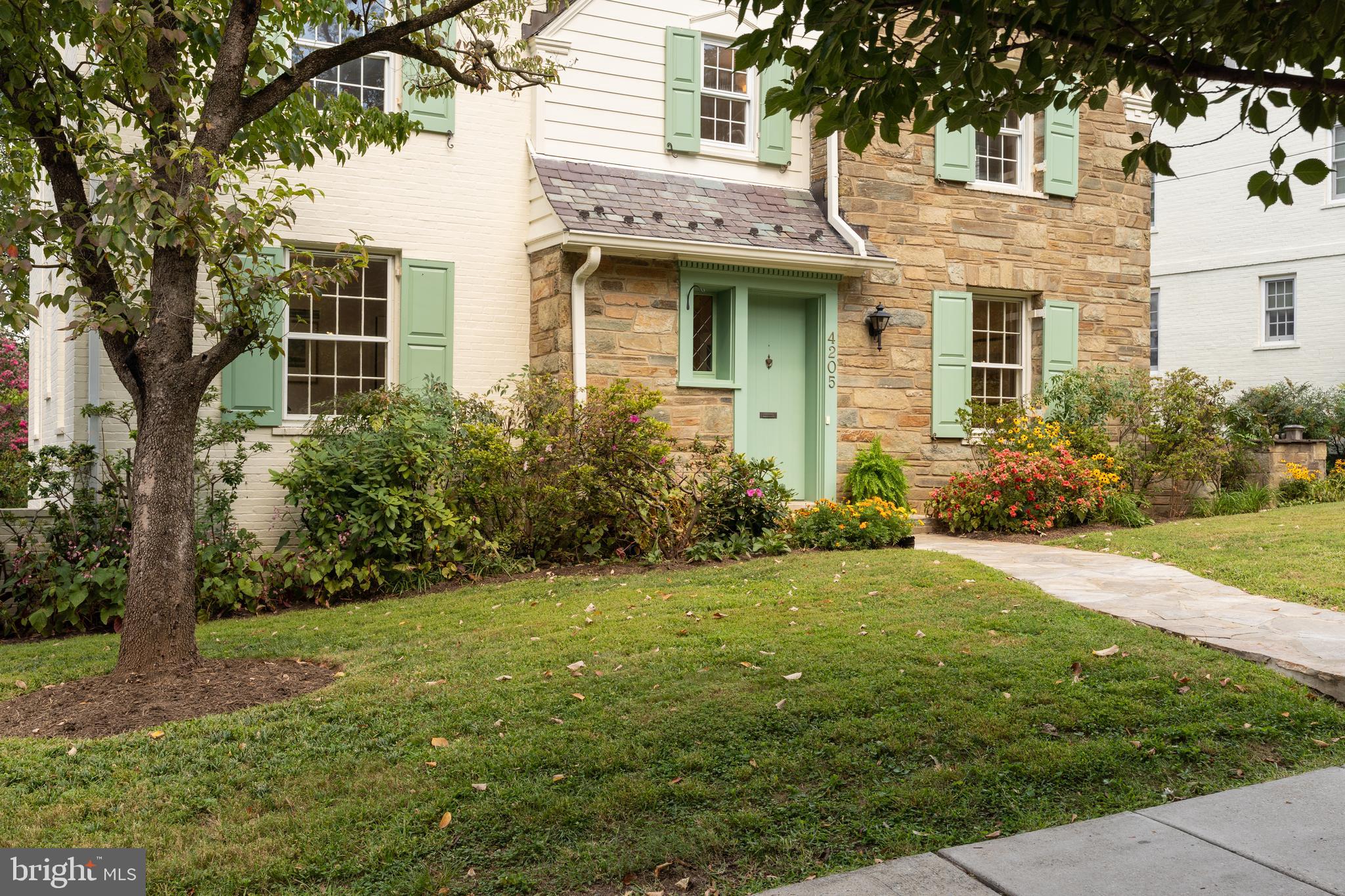 4205 WARREN STREET NW