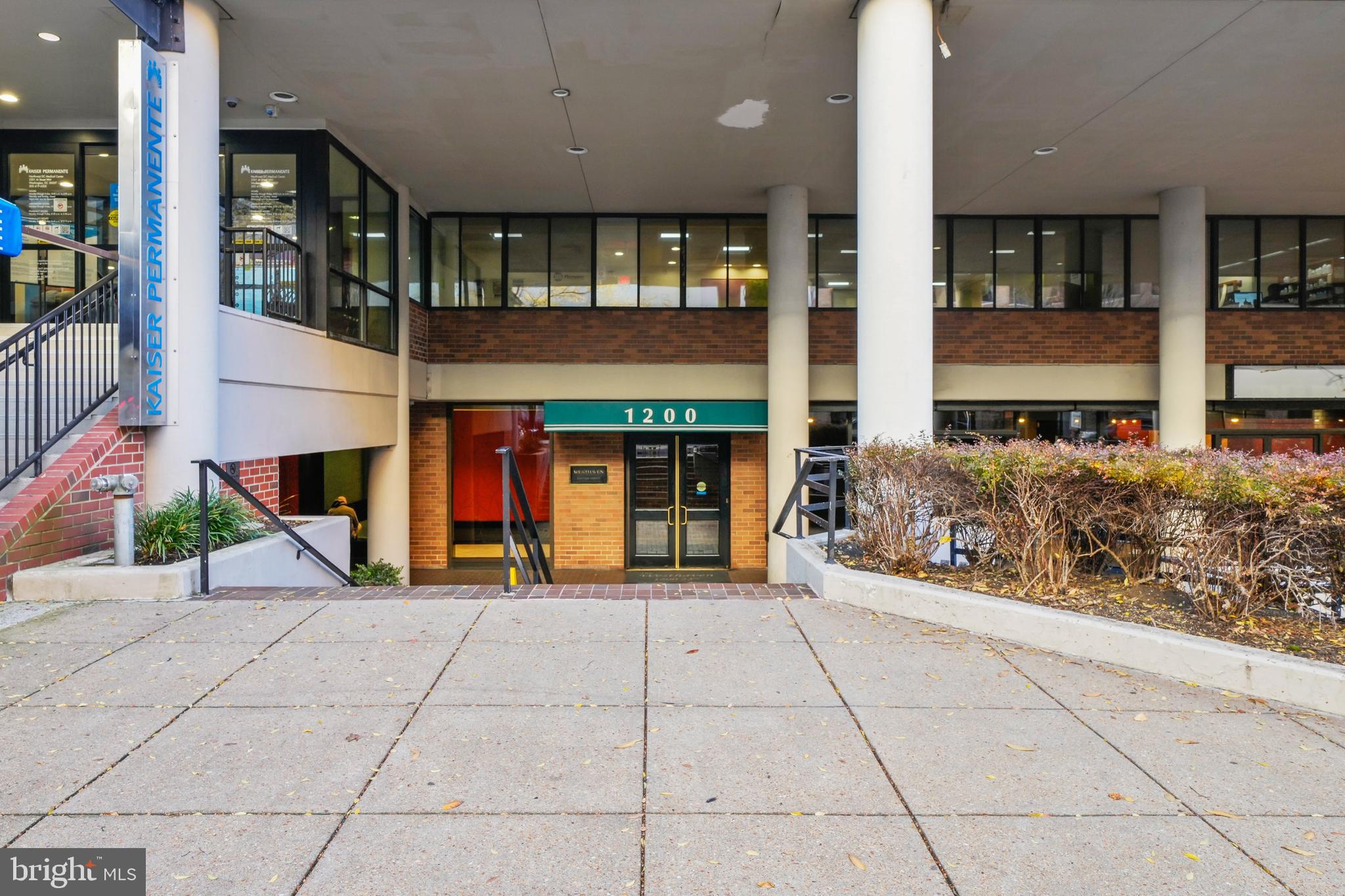 1200 23RD STREET NW 703