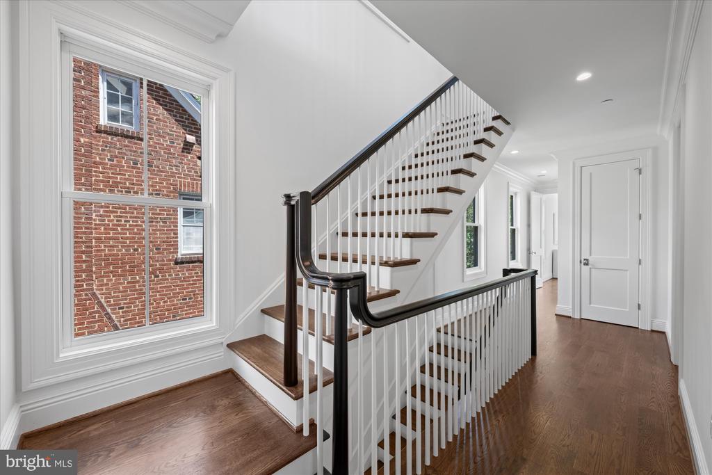 4631 49TH STREET NW