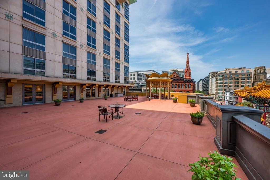 777 7TH STREET NW Unit: 1021