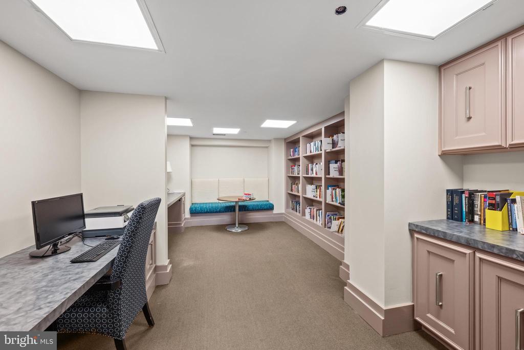 777 7TH STREET NW Unit: 1021