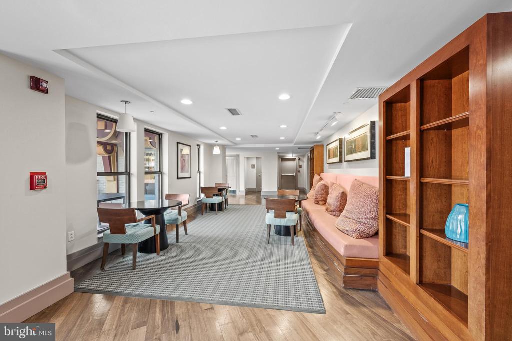 777 7TH STREET NW Unit: 1021
