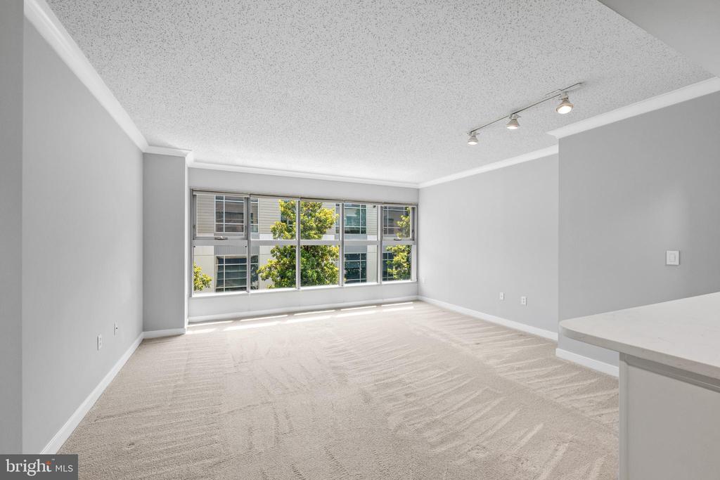 777 7TH STREET NW Unit: 1021