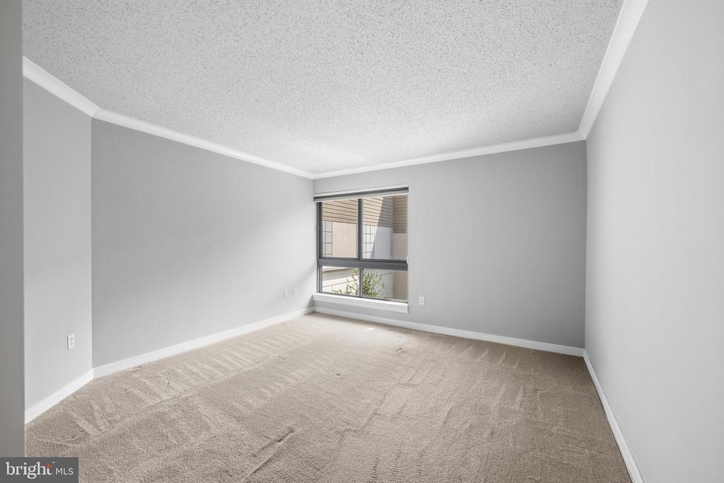 777 7TH STREET NW Unit: 1021