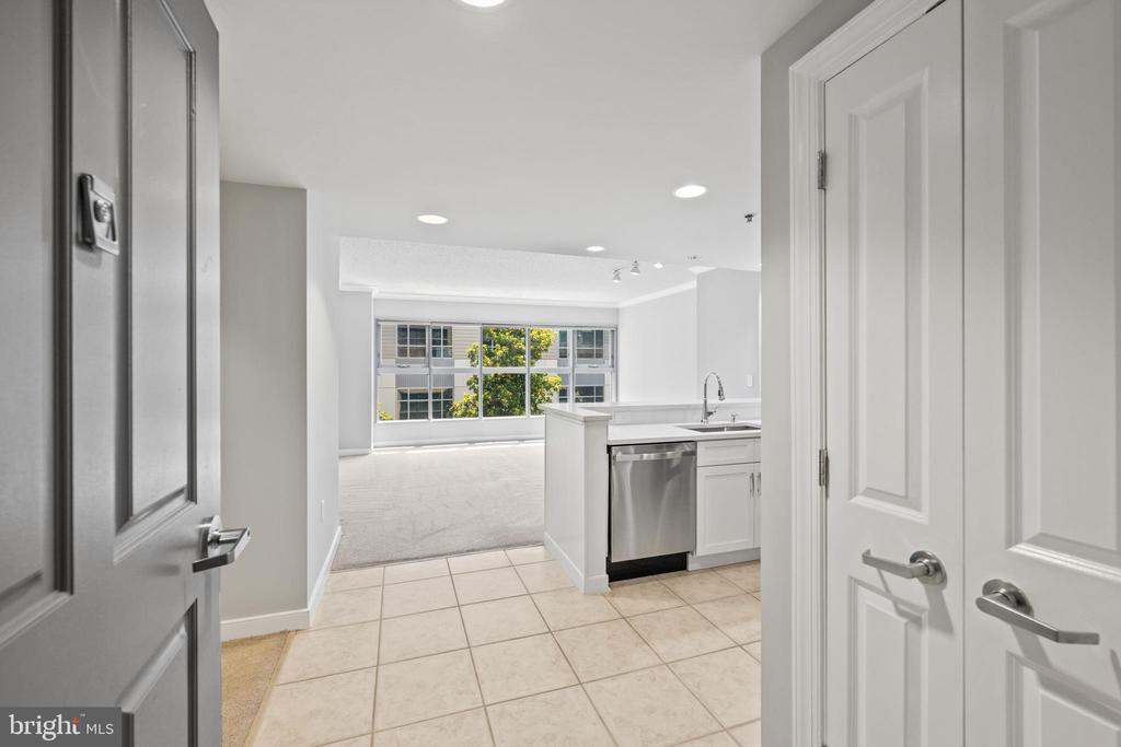 777 7TH STREET NW Unit: 1021