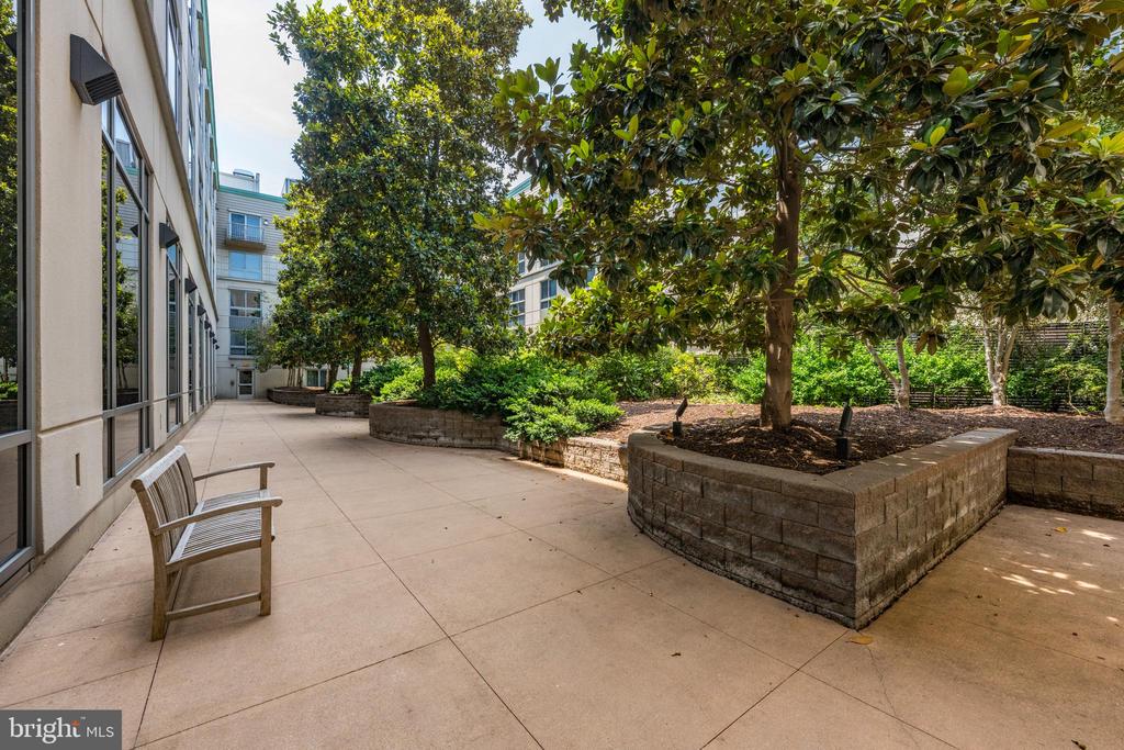 777 7TH STREET NW Unit: 1021