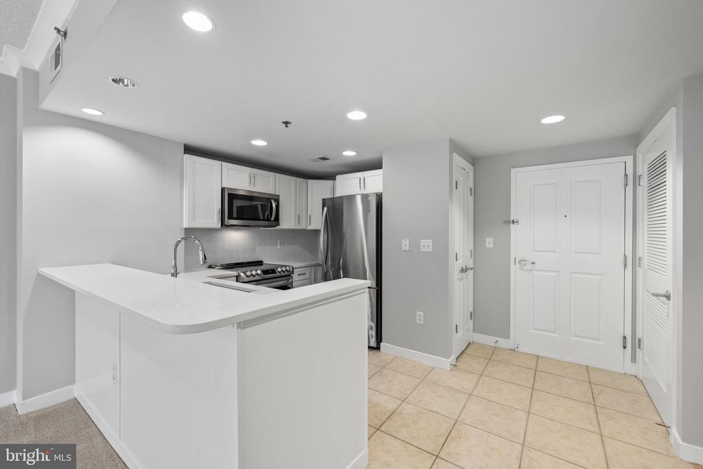 777 7TH STREET NW Unit: 1021