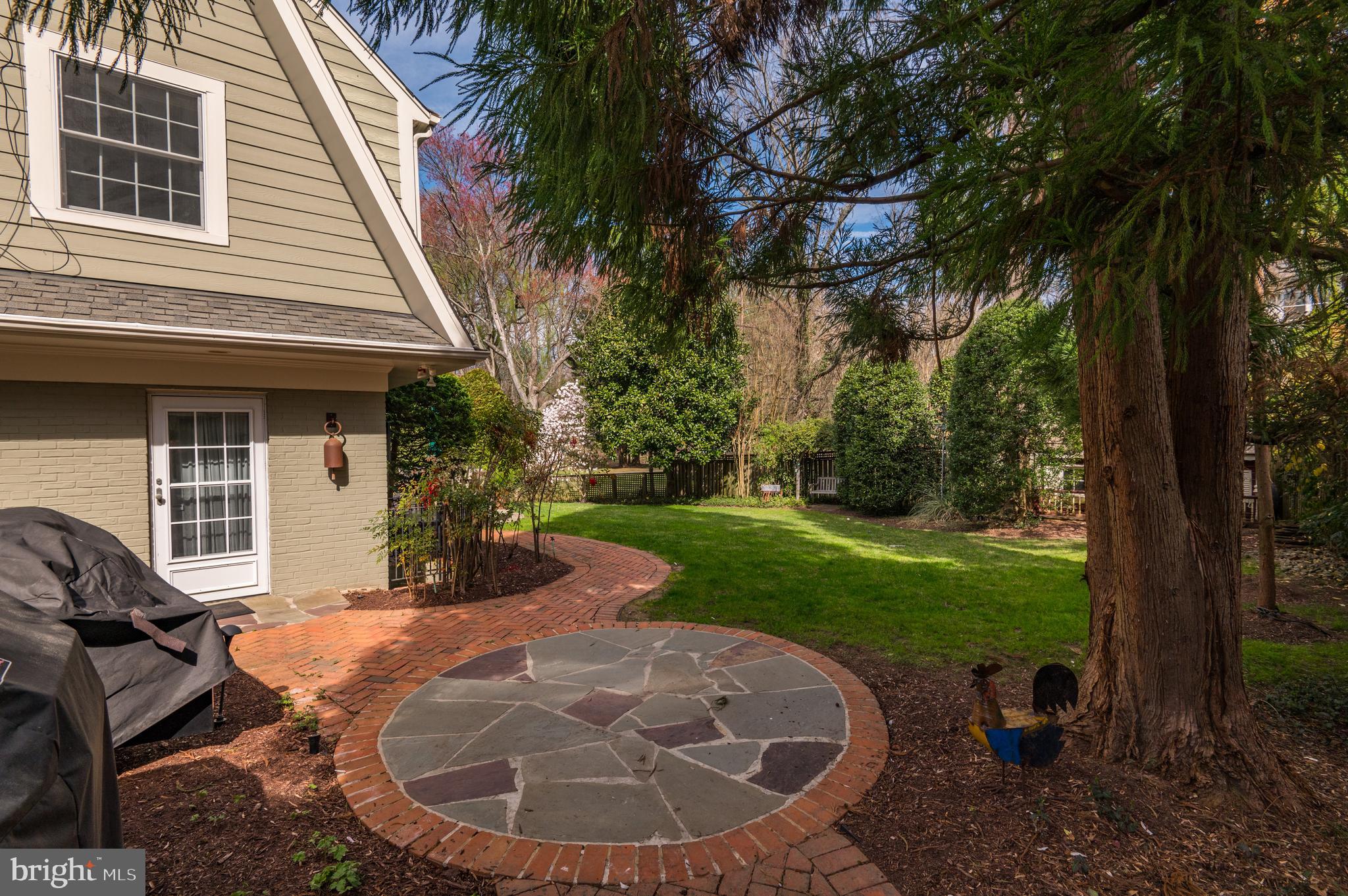 4835 DRUMMOND AVENUE