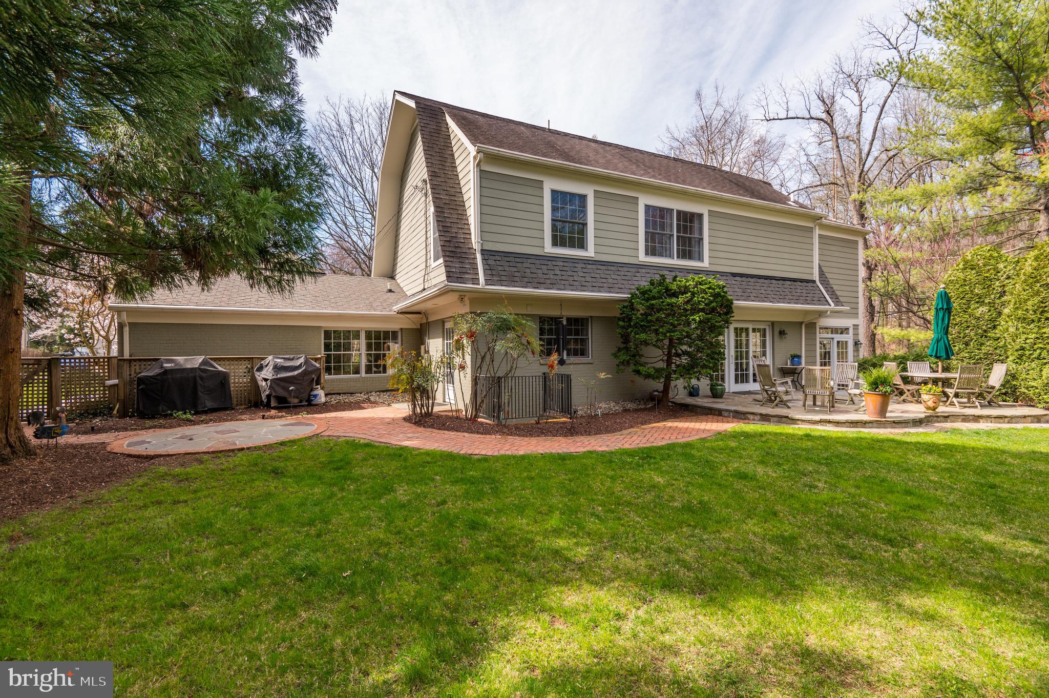 4835 DRUMMOND AVENUE