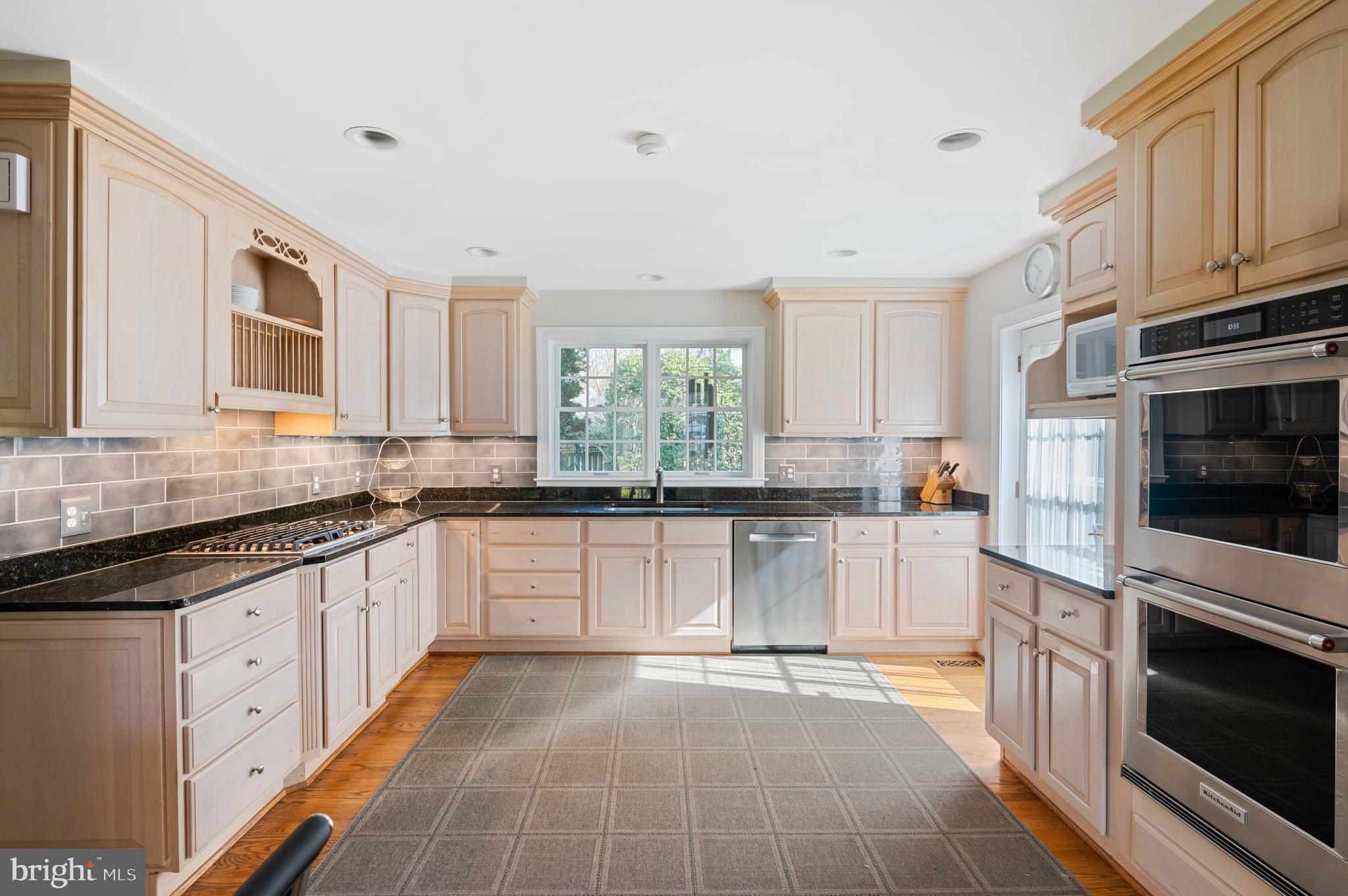 4835 DRUMMOND AVENUE