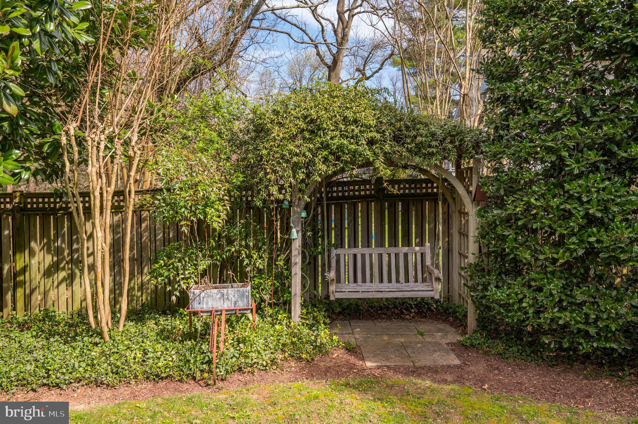 4835 DRUMMOND AVENUE