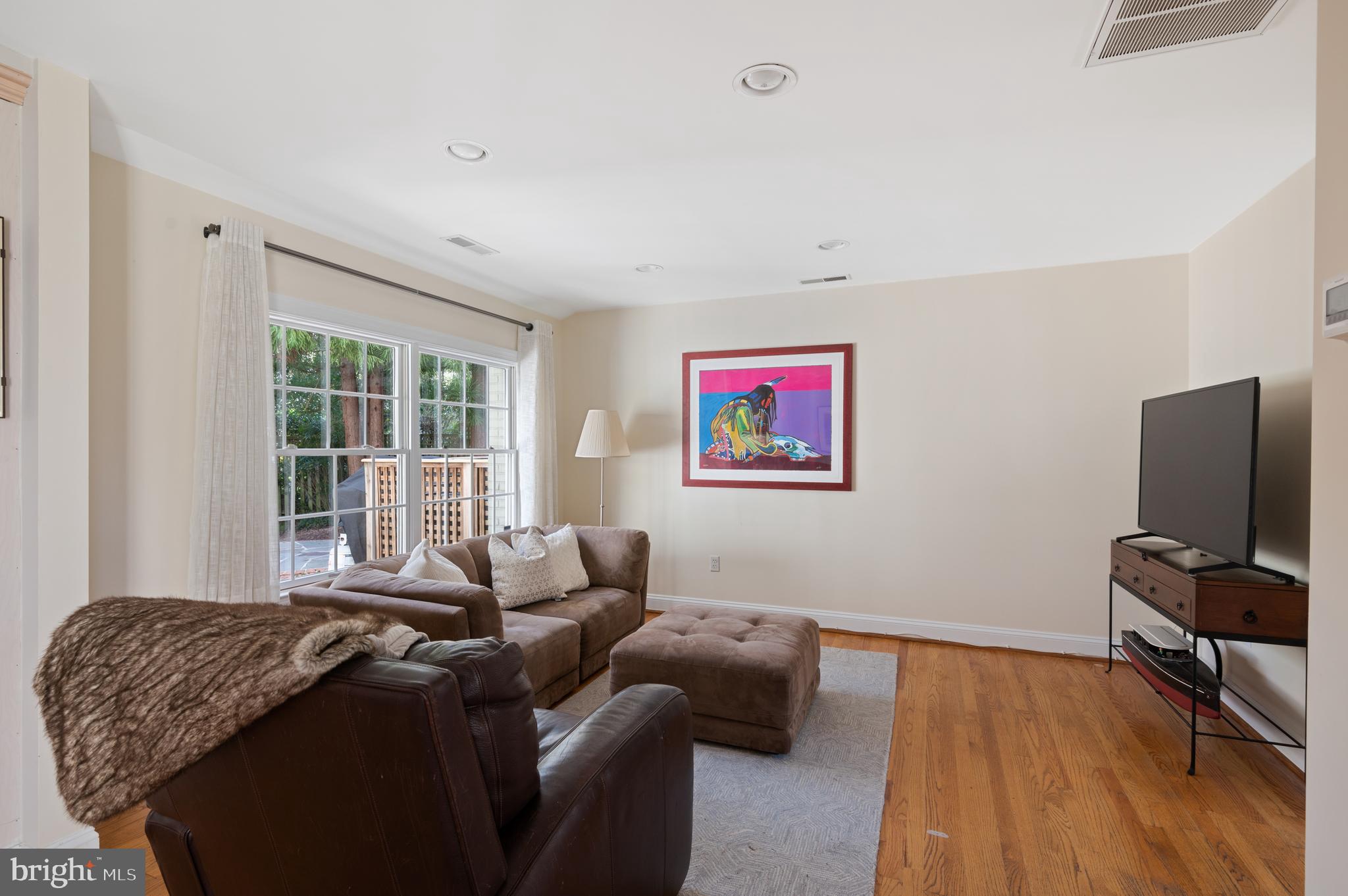 4835 DRUMMOND AVENUE