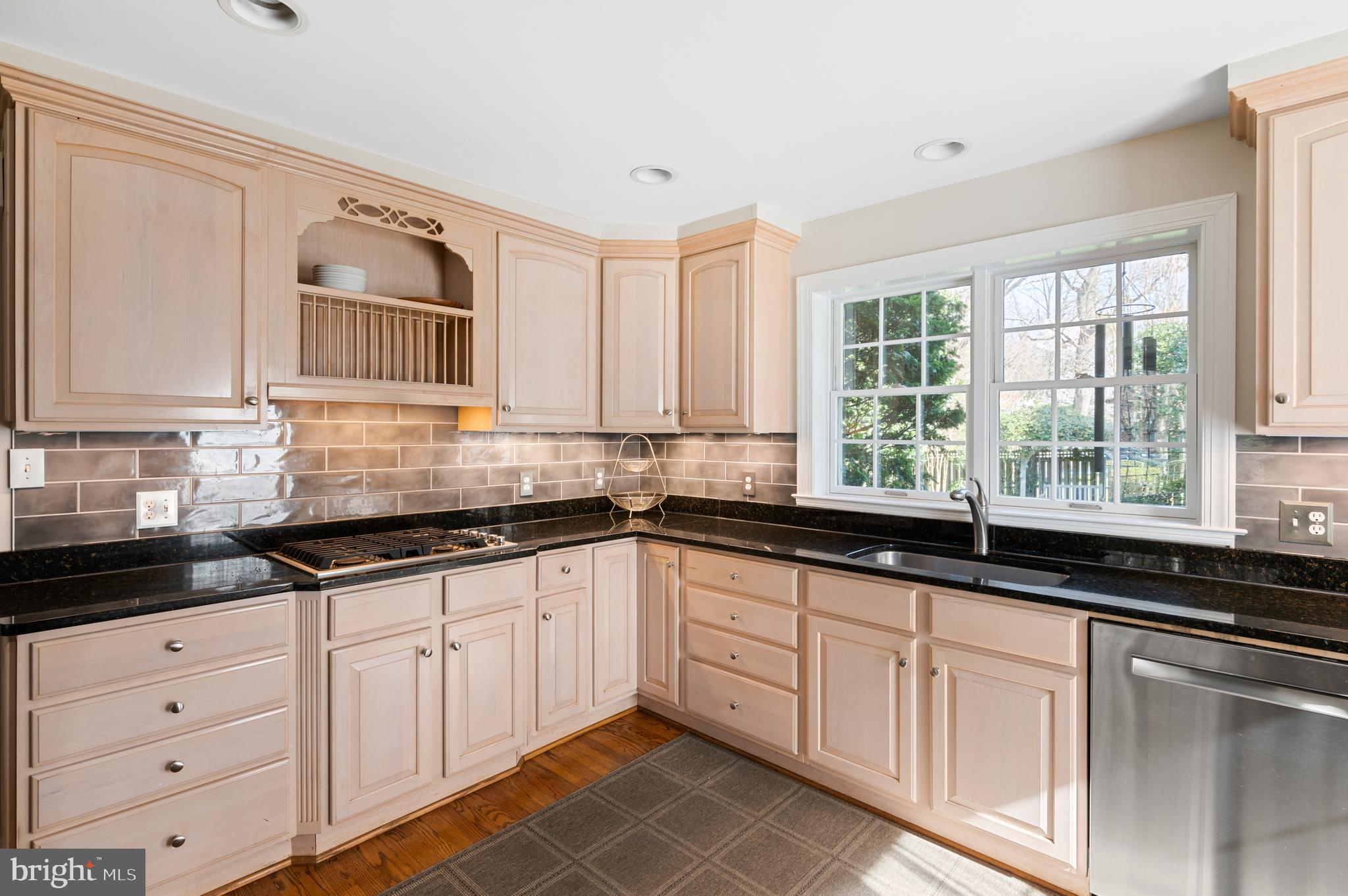 4835 DRUMMOND AVENUE