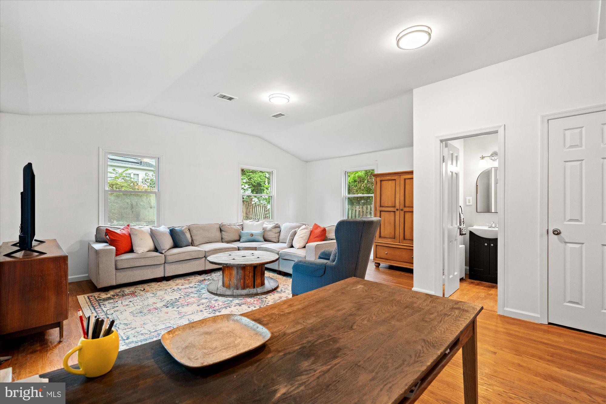 5011 BALTIMORE AVENUE