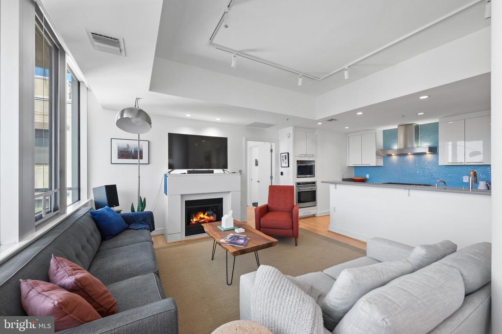 6820 WISCONSIN AVENUE Unit: 7006
