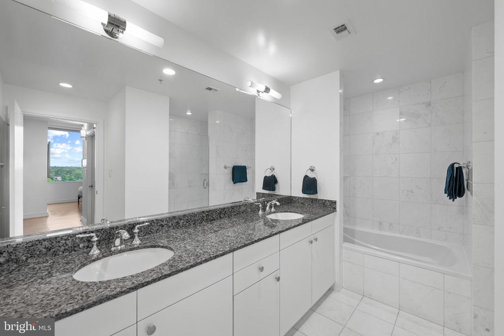 6820 WISCONSIN AVENUE Unit: 7006