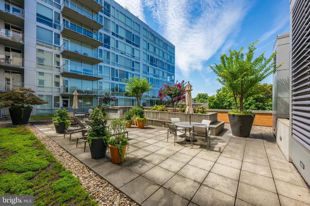 6820 WISCONSIN AVENUE Unit: 7006