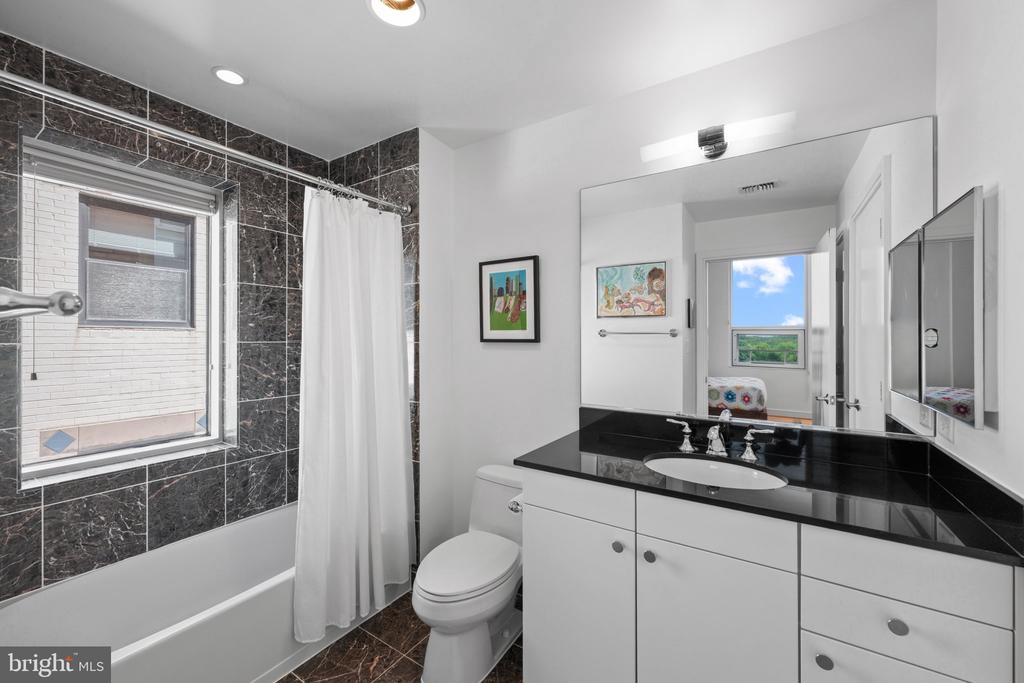 6820 WISCONSIN AVENUE Unit: 7006