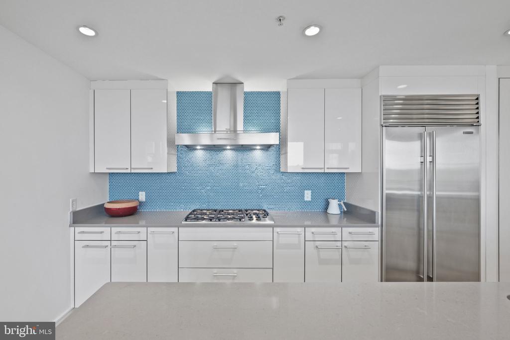 6820 WISCONSIN AVENUE Unit: 7006