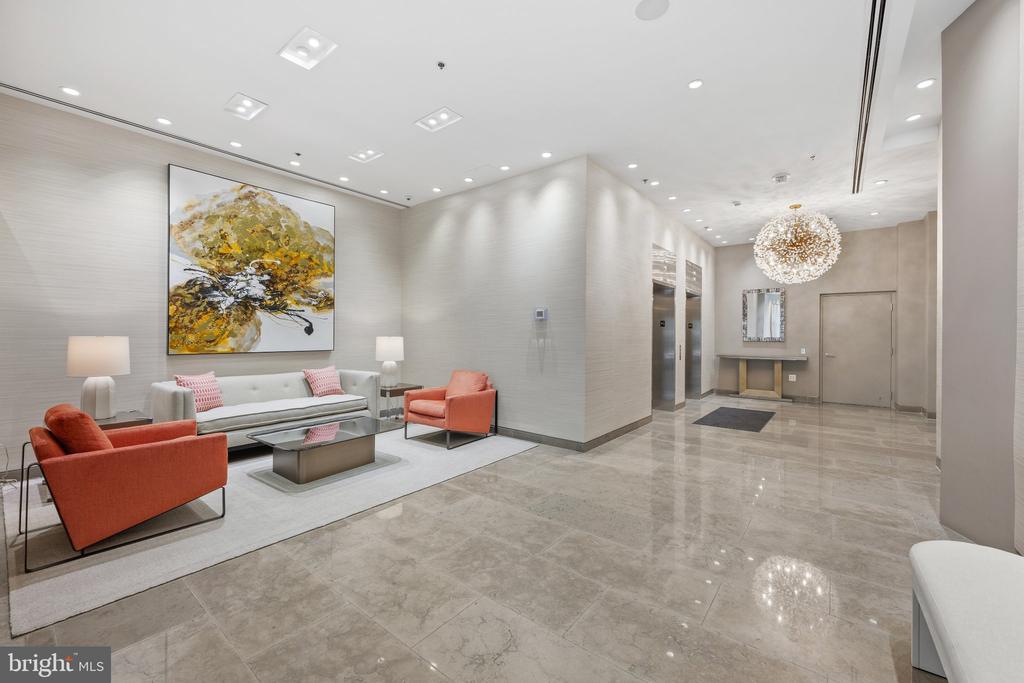6820 WISCONSIN AVENUE Unit: 7006