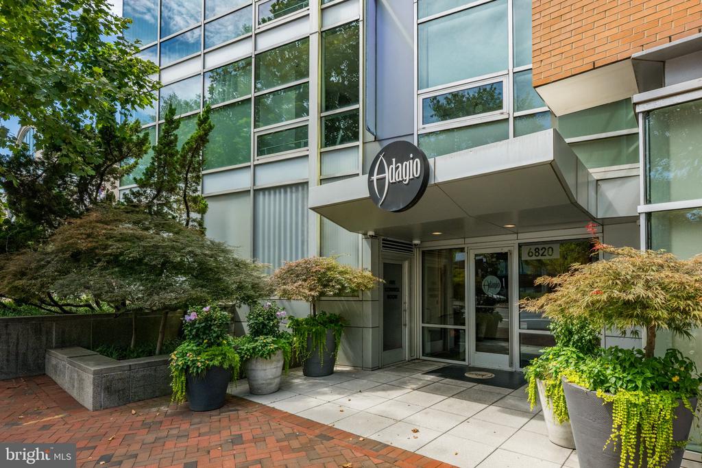 6820 WISCONSIN AVENUE Unit: 7006
