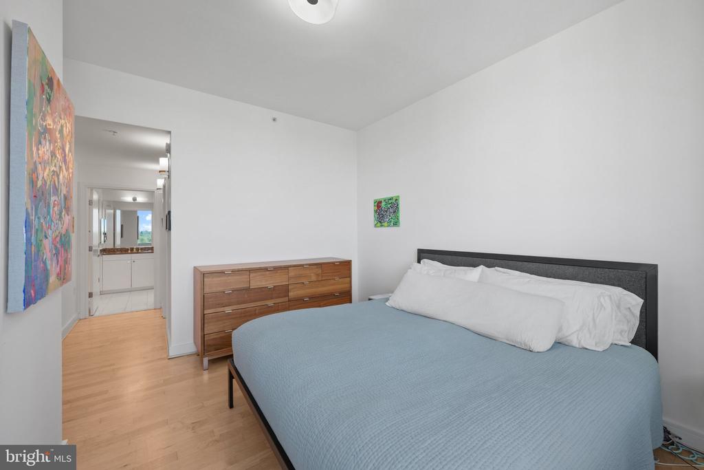 6820 WISCONSIN AVENUE Unit: 7006