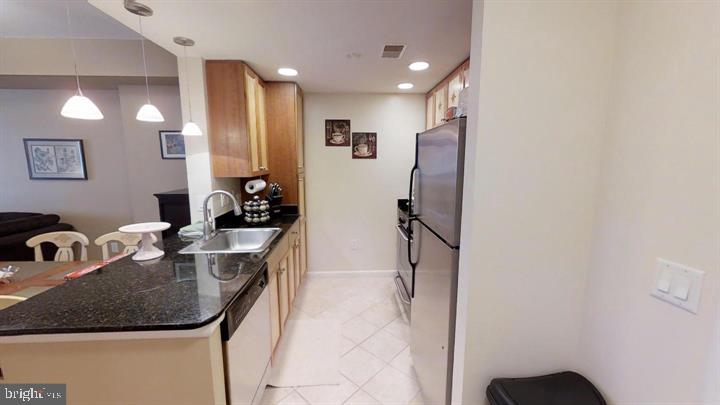 1021 N GARFIELD STREET 422