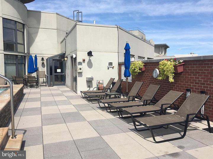 1021 N GARFIELD STREET 422