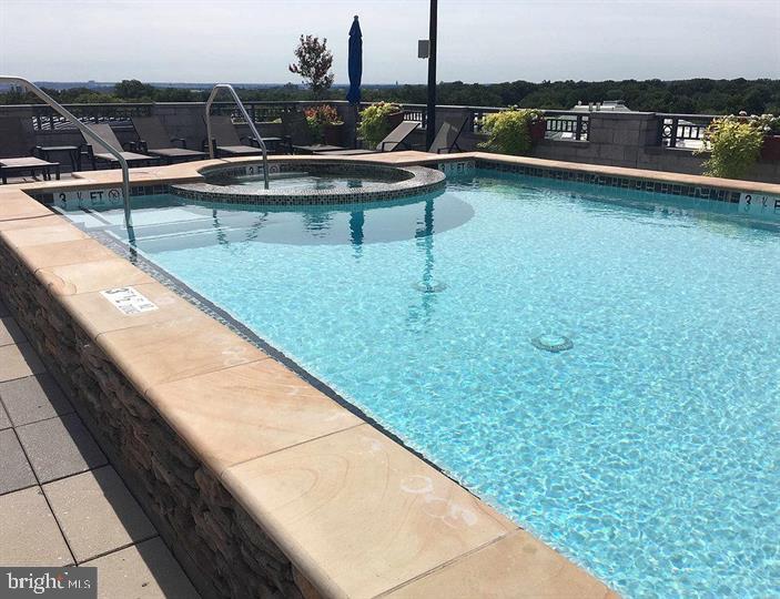 1021 N GARFIELD STREET 422