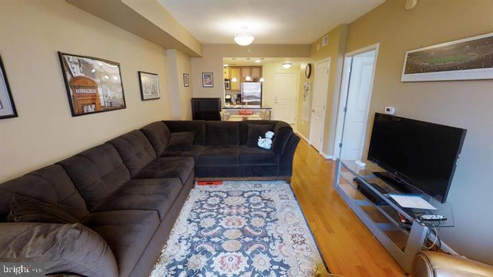 1021 N GARFIELD STREET 422