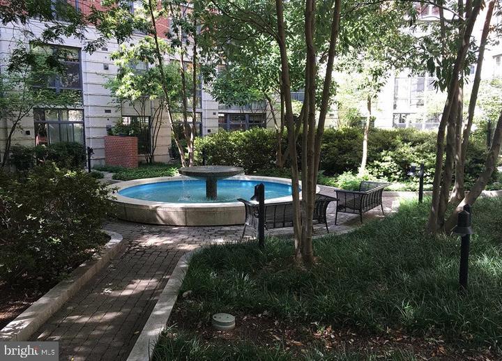 1021 N GARFIELD STREET 422